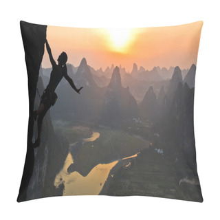 Personality  Silhouette Of Female Athlete On Chinese Mountain Sunset Pillow Covers