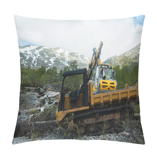 Personality  Norwegian Technique In The Mountains Pillow Covers
