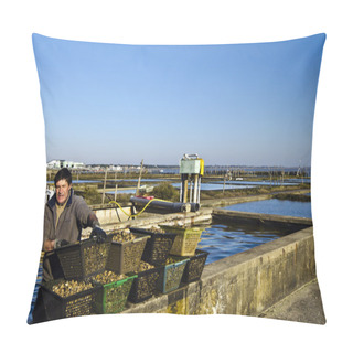 Personality  Worker In Oyster Farm  Pillow Covers