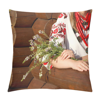 Personality  The Girl In The Ukrainian National Costume Pillow Covers
