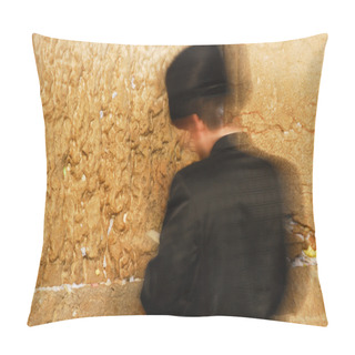 Personality  Traditional Hassidic Man Praying At The Western Wall Pillow Covers