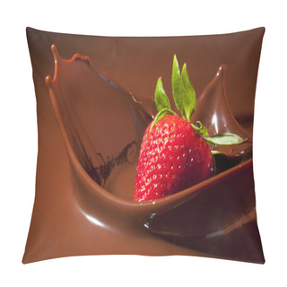 Personality  Strawberry Splashing In Milk Chocolate Pillow Covers