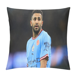 Personality  Riyad Mahrez #26 Of Manchester City During The Carabao Cup Third Round Match Manchester City Vs Chelsea At Etihad Stadium, Manchester, United Kingdom, 9th November 202 Pillow Covers