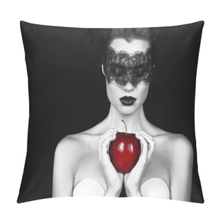 Personality  Beautiful Young Girl Witch Sorceress With A Bandage Black Lace Holding Ripe Apple Magic Witchcraft Tempted To Bite Tale Sleeping Beauty Halloween Pillow Covers