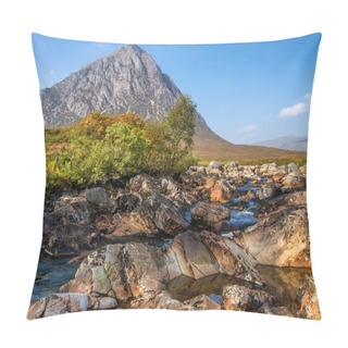 Personality  Buachaille Etive Mor In Autumn Pillow Covers