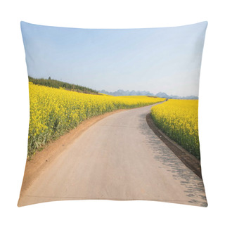 Personality  Luoping Small Flower Canola Flower Patch On The Side Of Rural Roads Bazi Pillow Covers