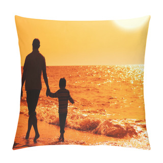 Personality  Child With His Father At Sea On Sunset Pillow Covers