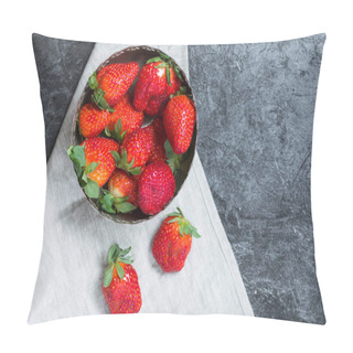 Personality  Fresh Red Strawberries Pillow Covers