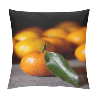Personality  Selective Focus Of Sweet Clementine Near Tangerines With Green Leaf Pillow Covers
