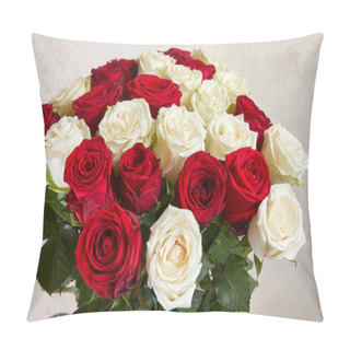 Personality  Beautiful Bouquet Of Red Roses Pillow Covers
