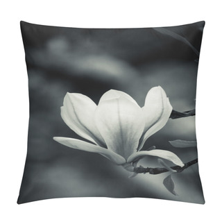 Personality  Black And White Magnolia Pillow Covers