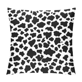 Personality  Seamless Pattern Of Random Black Spots On A White Background, Resembling Dalmatian Fur Pillow Covers