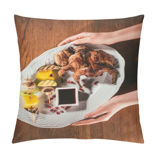 Personality  Cropped Image Of Hands Holding Palte With Fried Poultry And Vegetables   Pillow Covers