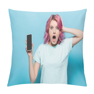 Personality  Shocked Young Woman With Pink Hair Holding Smartphone With Blank Screen On Blue Background Pillow Covers