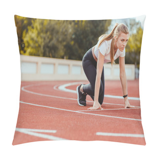 Personality  Sports Woman In Star Position For Run Pillow Covers