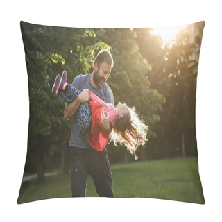 Personality  Devoted Father Spinning His Daughter In Circles Pillow Covers