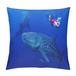 Personality  Girl Snorkeling With Whale Shark Pillow Covers