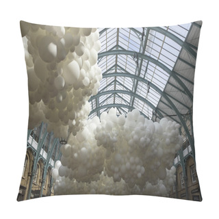 Personality  Heartbeat White Balloons Installation By Charles Petillon In Covent Garden  Pillow Covers