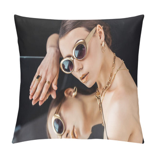 Personality  Young Naked Woman In Sunglasses, Golden Jewelry Lying On Mirror Isolated On Black Pillow Covers