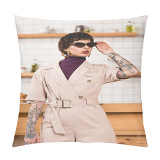Personality  Beautiful Businesswoman In Sunglasses Standing In Cafeteria Pillow Covers