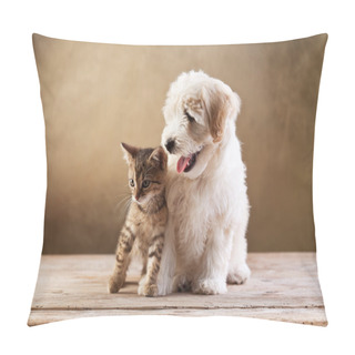 Personality  Best Friends - Kitten And Small Fluffy Dog Pillow Covers
