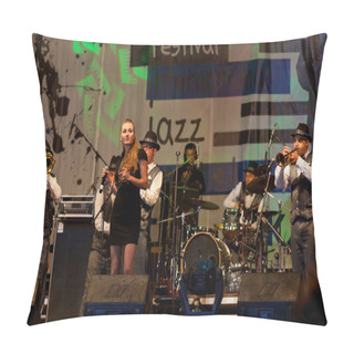 Personality  Jazz Band Dixie Brothers Band Performing On Jazz Festival Jazz I Pillow Covers