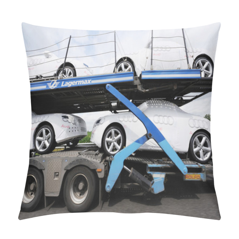 Personality  Audi Sport Cars On Lagermax Trailer Pillow Covers
