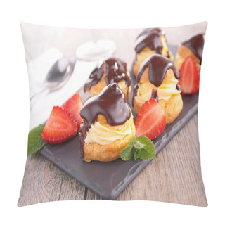 Personality  Chocolate Porfiterole And Strawberry Pillow Covers