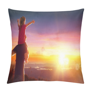 Personality  Dad And Daughter - Fathers Day Theme Pillow Covers