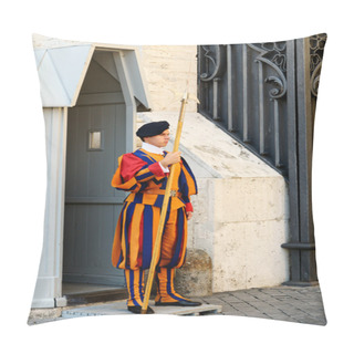 Personality  The Swiss Guards Of Vatican, Italy Pillow Covers