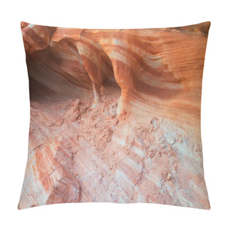 Personality  Unusual Sandstone Formation In The Valley Of Fire State Park Near Las Vegas, Nevada Pillow Covers