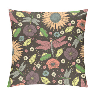 Personality  Retro 60s 70s - Boho Dragonflies And Flowers - Distressed - Faded Seamless Bohemian Pattern Pillow Covers