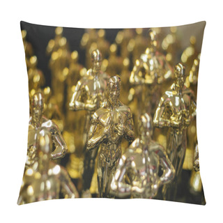 Personality  Array Of Golden Statues Pillow Covers