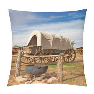 Personality  Historial Outpost Of The Wild West Pioneers On The Border Between Arizona And Utah Pillow Covers