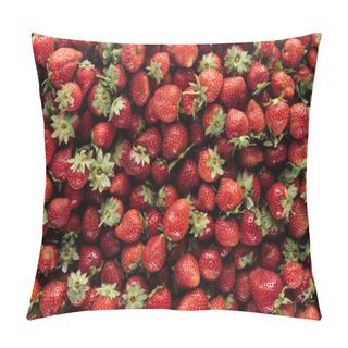 Personality  Full Frame Shot Of Ripe Strawberries For Background Pillow Covers