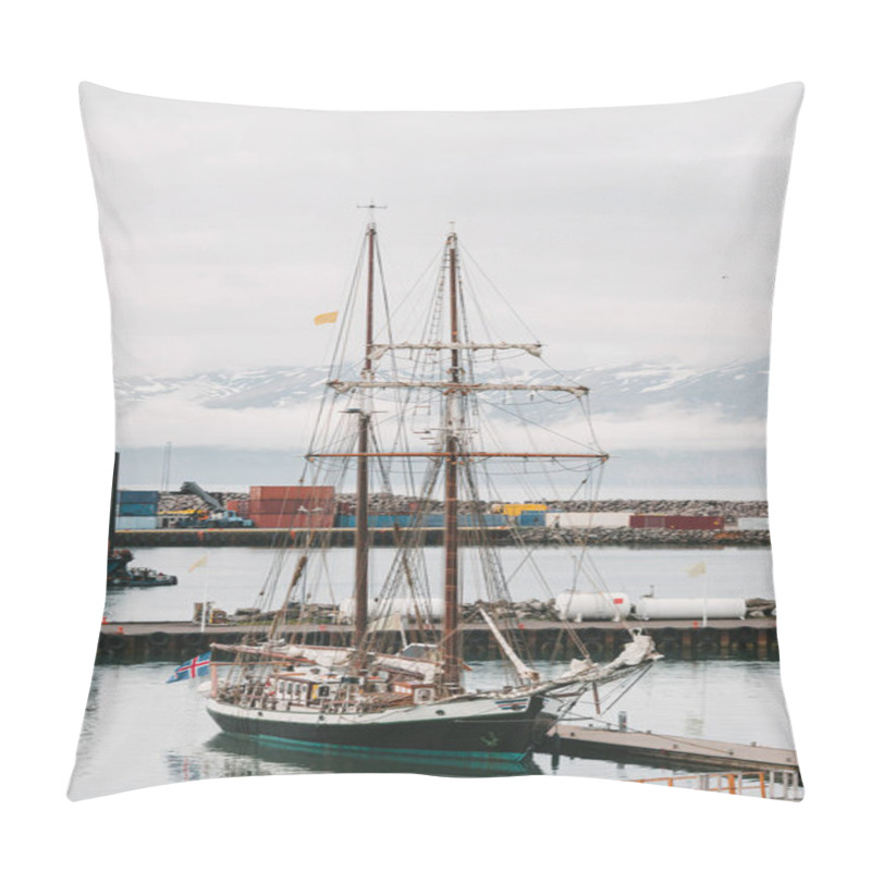 Personality  Yacht Pillow Covers