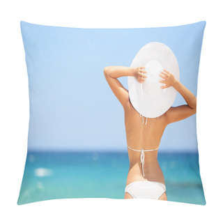 Personality  Woman Enjoying Beach Relaxing In Summer Pillow Covers
