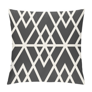 Personality  Vector Seamless Lines Pattern. Modern Stylish Triangle Shapes Texture. Repeating Geometric Tiles From Striped Element Pillow Covers