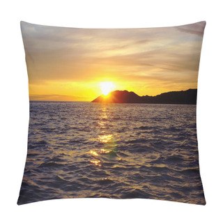 Personality  Colorful Sunset On The White Sea Pillow Covers