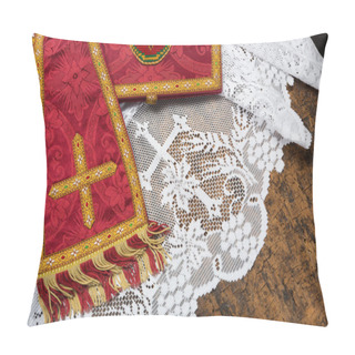 Personality  Chalice Veil And Red Maniple Pillow Covers