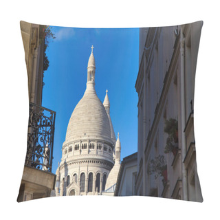 Personality  Sacre Coeur Basilica In Paris Pillow Covers