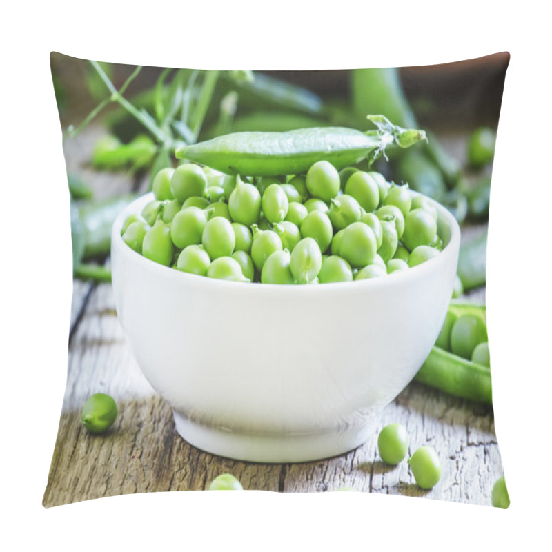Personality  Peeled Green Peas In A White Porcelain Bowl Pillow Covers