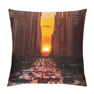 Personality  Manhattanhenge In New York City Pillow Covers