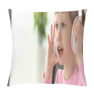 Personality  Little Girl Wearing Headphones Using Computer Aggressive Articulating Pillow Covers