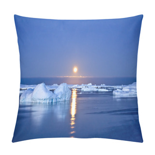 Personality  Summer Night In Antarctica Pillow Covers
