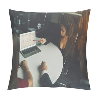 Personality  Black Business Lady Is Showing Presentation On Screen Of Laptop Pillow Covers