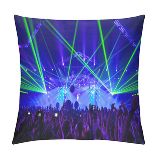 Personality  Silhouettes Of And Musicians On Concert And Rays Of Light Pillow Covers