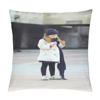 Personality  Little Beautiful Girl Pillow Covers