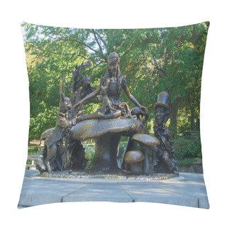 Personality  The Alice In Wonderland Statue In Central Park, New York Pillow Covers