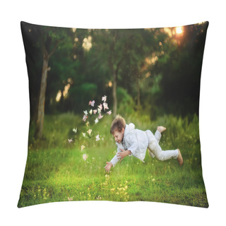 Personality  The Flying Child Pillow Covers